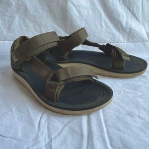 Teva Universal green trail sandal